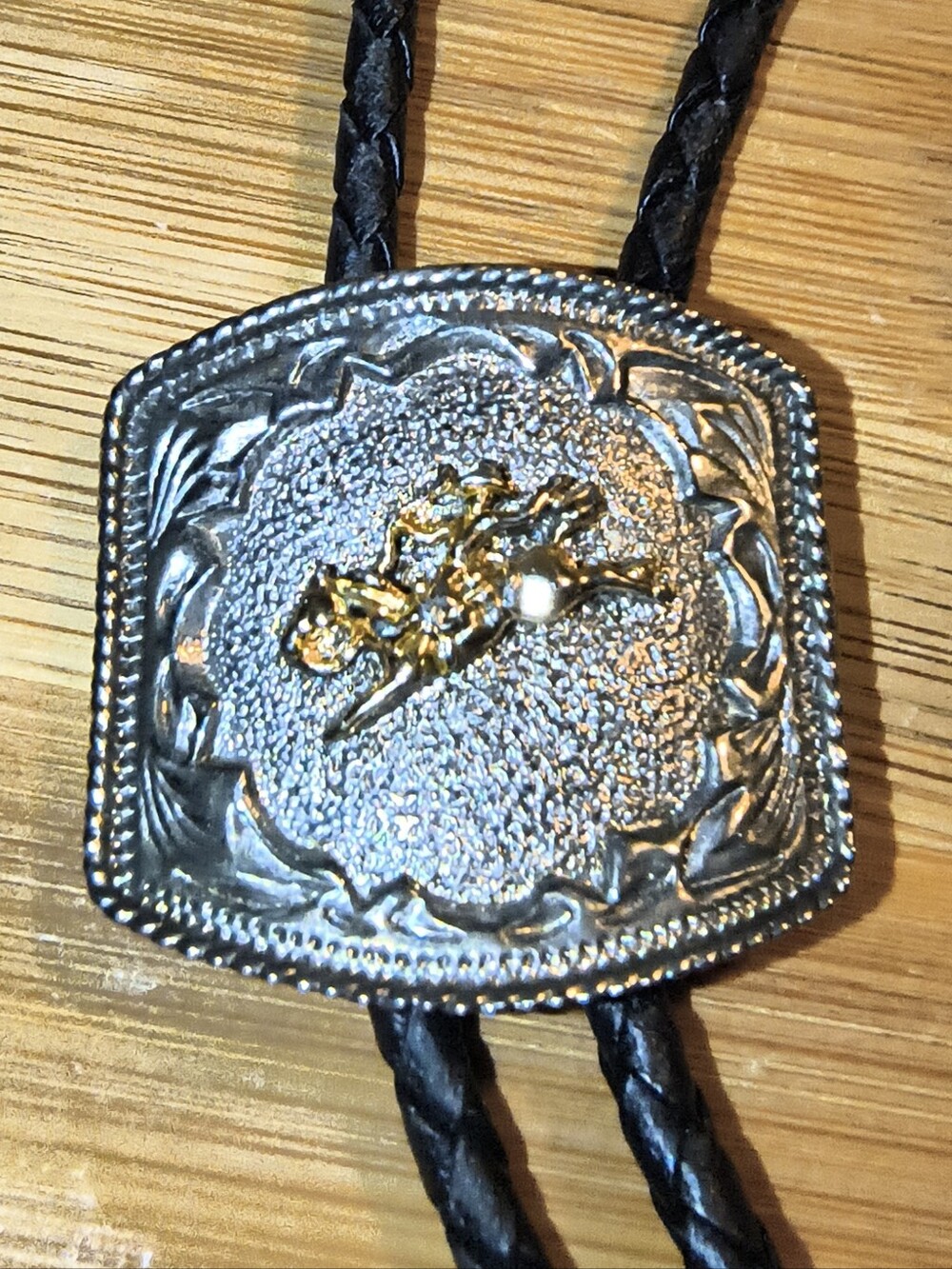 Vtg Metal Bolo Tie Nice Bronco Busting Cowboy Silver Tone Rodeo